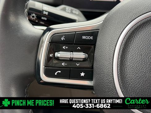 Used 2025 Kia Carnival image 17