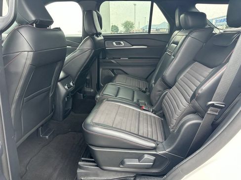 Certified 2025 Ford Explorer ST-Line w/ ST-Line Street Pack AWD/4WD image 17