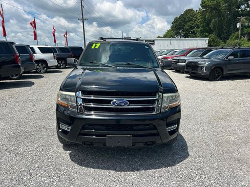 Used 2017 Ford Expedition XLT w/ Equipment Group 202A AWD/4WD image 17