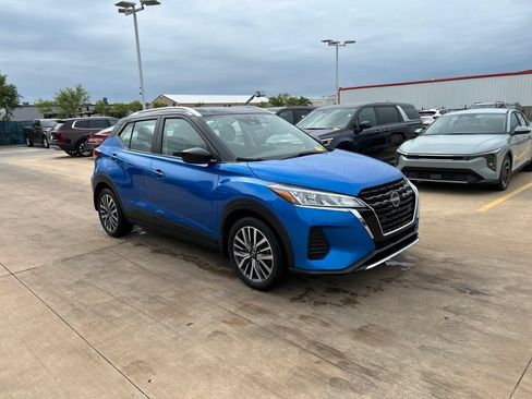 Used 2023 Nissan Kicks SV FWD image 4