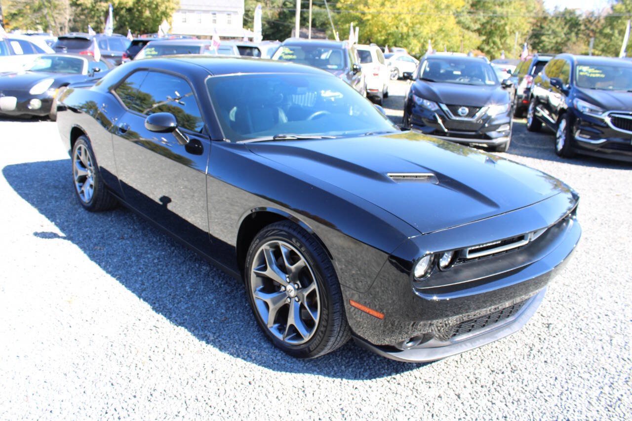 Used 2017 Dodge Challenger SXT Plus RWD image 4