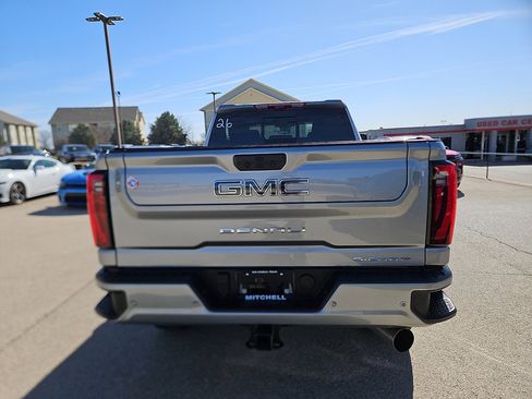 Used 2025 GMC Sierra 2500 Denali Ultimate image 4