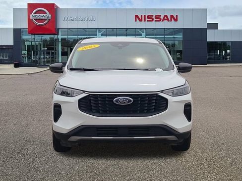 Used 2025 Ford Escape Active FWD image 2