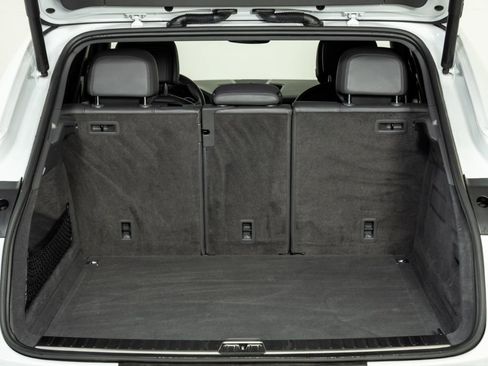 Used 2021 Porsche Cayenne Coupe image 31