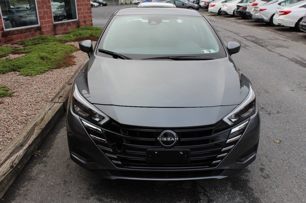 Used 2025 Nissan Versa SV FWD image 4