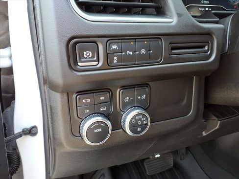 Used 2024 GMC Yukon SLT AWD/4WD image 22