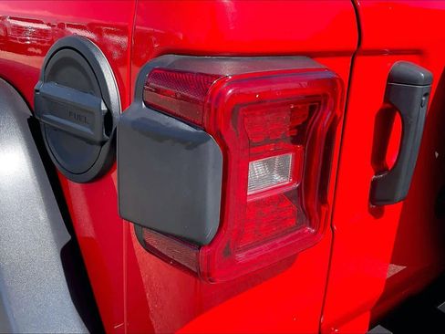 Used 2024 Jeep Wrangler Unlimited Rubicon AWD/4WD image 28