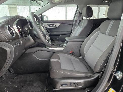 Used 2025 Chevrolet Blazer LT FWD image 23