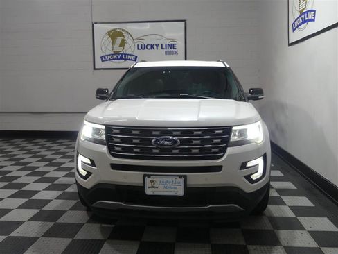 Used 2016 Ford Explorer XLT w/ Equipment Group 202A AWD/4WD image 2