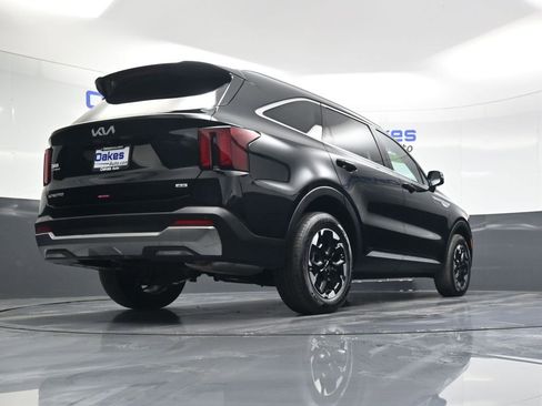 Certified 2025 Kia Sorento S AWD/4WD image 32