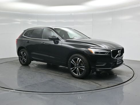 Used 2021 Volvo XC60 T5 Momentum w/ Premium Package image 25
