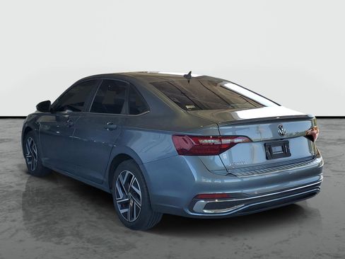 Used 2024 Volkswagen Jetta SEL FWD image 3