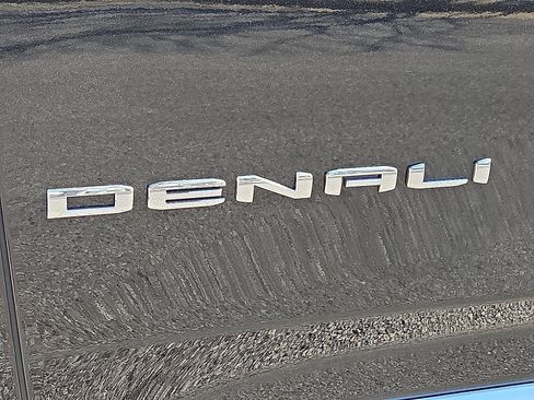 New 2026 GMC Yukon XL Denali w/ Denali Reserve Package AWD/4WD image 8