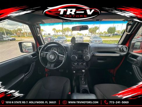 Used 2015 Jeep Wrangler Unlimited Sport w/ Connectivity Group AWD/4WD image 11