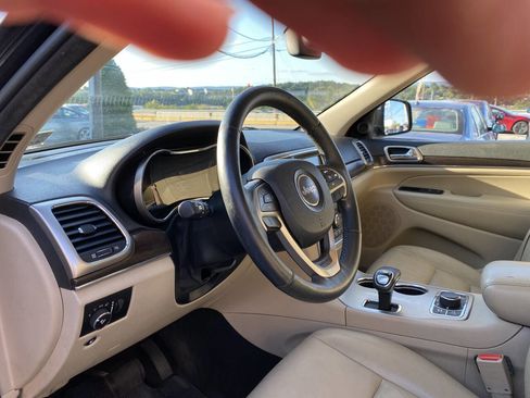 Used 2014 Jeep Grand Cherokee Limited image 10