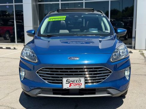Used 2022 Ford Escape Titanium AWD/4WD image 2