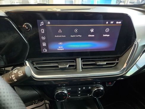 New 2025 Chevrolet Trax RS w/ Sunroof Package image 6