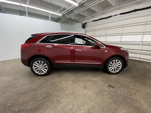 Used 2017 Cadillac XT5 Platinum image 7