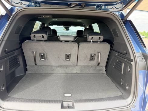 New 2026 Chevrolet Traverse LT FWD image 3