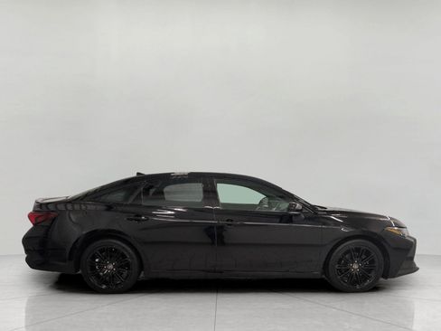 Used 2022 Toyota Avalon XSE FWD image 11