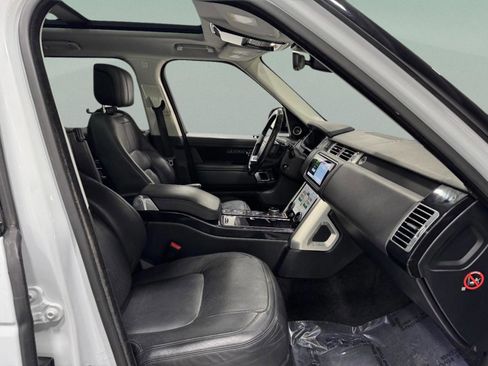 Used 2018 Land Rover Range Rover HSE image 18