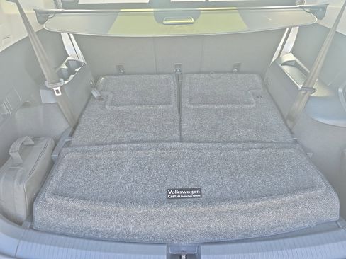 Used 2022 Volkswagen Tiguan SE image 12