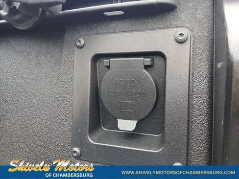 Used 2023 Toyota Tundra Limited AWD/4WD image 11