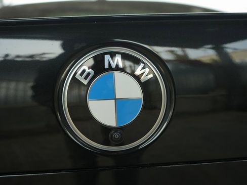 Used 2023 BMW 760i xDrive w/ Executive Package image 7