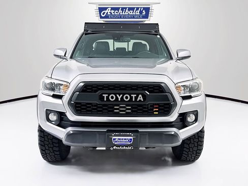 Used 2021 Toyota Tacoma TRD Off-Road w/ TRD Premium Off Road Package image 2
