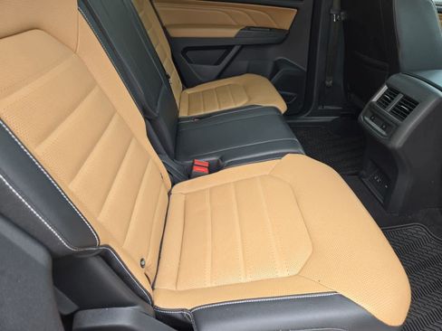 Used 2021 Volkswagen Atlas Cross Sport SEL Premium AWD/4WD image 19