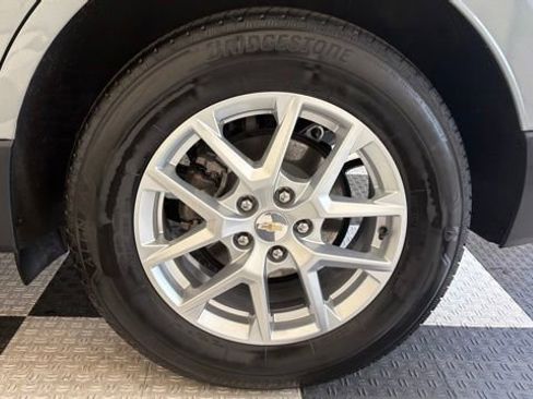 Used 2024 Chevrolet Equinox LT AWD/4WD image 12