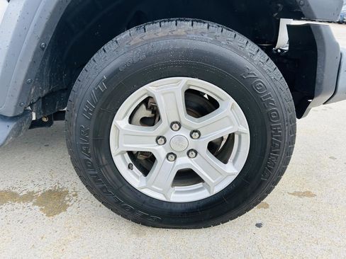 Used 2019 Jeep Wrangler Unlimited Sport S AWD/4WD image 34
