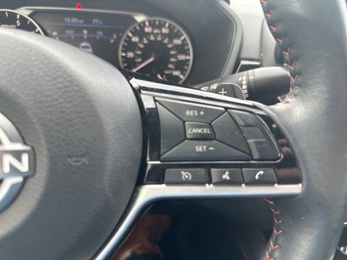 Used 2023 Nissan Altima 2.5 SR w/ SR Premium Package image 13