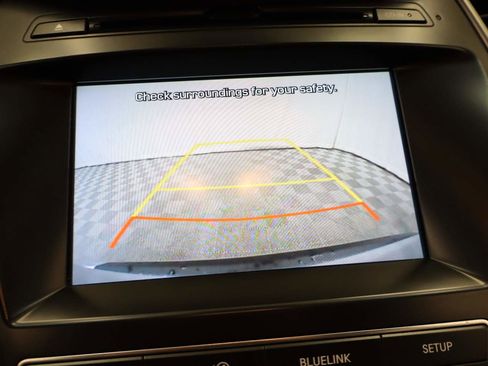 Used 2018 Hyundai Santa Fe SE image 11