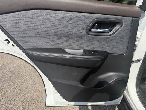 Certified 2023 Nissan Rogue SV image 13