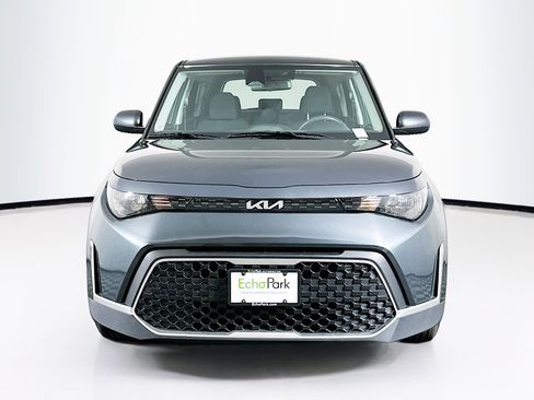 Used 2025 Kia Soul LX w/ LX Technology Package FWD image 2