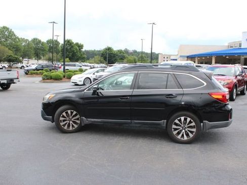Used 2015 Subaru Outback 2.5i Limited AWD/4WD image 6