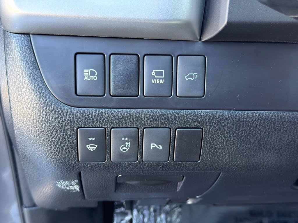 Used 2017 Toyota Highlander Limited Platinum w/ Carpet Mat Package AWD/4WD image 23