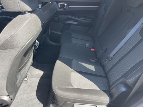 Used 2022 Kia Sorento LX FWD image 15