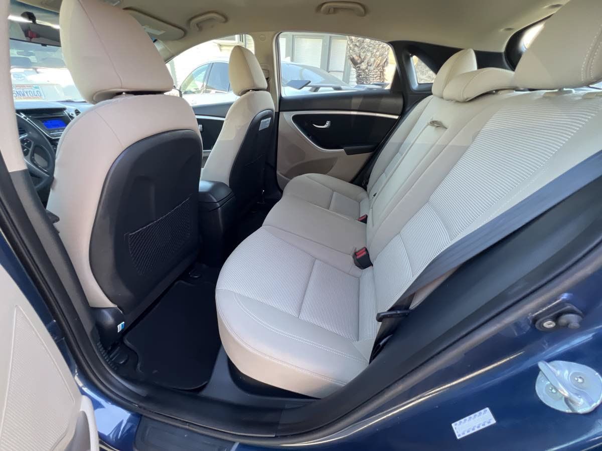 Used 2016 Hyundai Elantra GT FWD image 17
