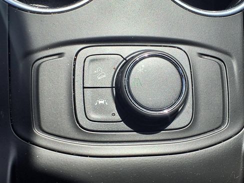 Used 2024 GMC Terrain SLE FWD image 12