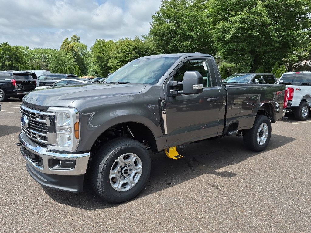 New 2026 Ford F250 XLT w/ FX4 Off-Road Package AWD/4WD image 2