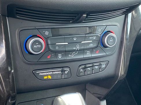 Used 2019 Ford Escape Titanium image 14