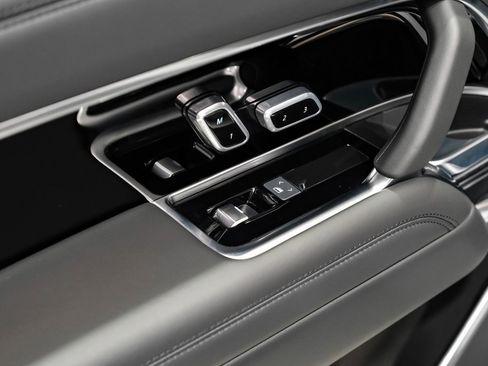 Used 2025 Land Rover Range Rover Long Wheelbase SE image 43