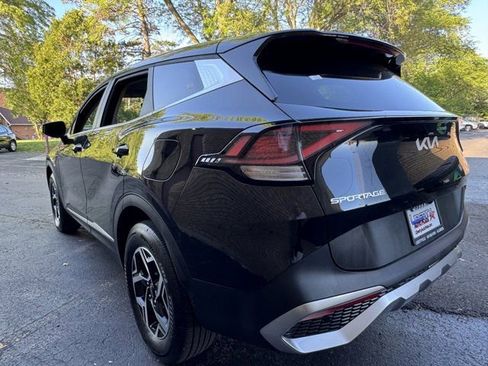 Used 2025 Kia Sportage LX AWD/4WD image 21