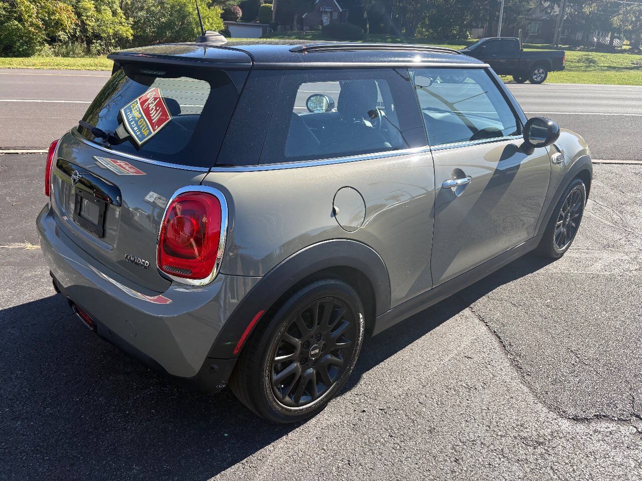Used 2019 MINI Cooper 2-Door Hardtop FWD image 2