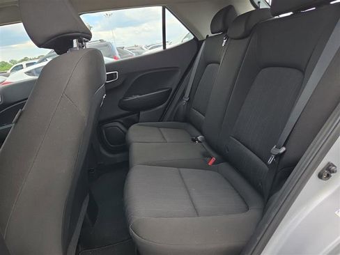 Used 2021 Hyundai Venue SE FWD image 6