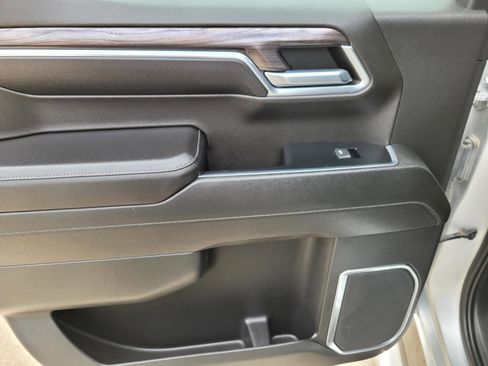 Used 2022 Chevrolet Silverado 1500 LTZ w/ Z71 Off-Road Package image 14