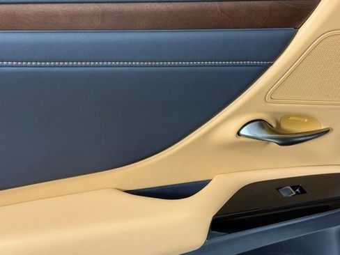 Certified 2023 Lexus ES 300h w/ Luxury Package image 23