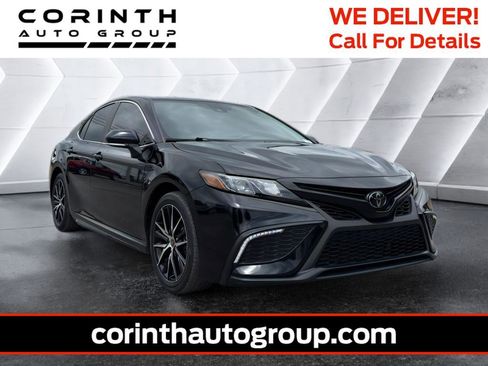 Used 2023 Toyota Camry SE image 1